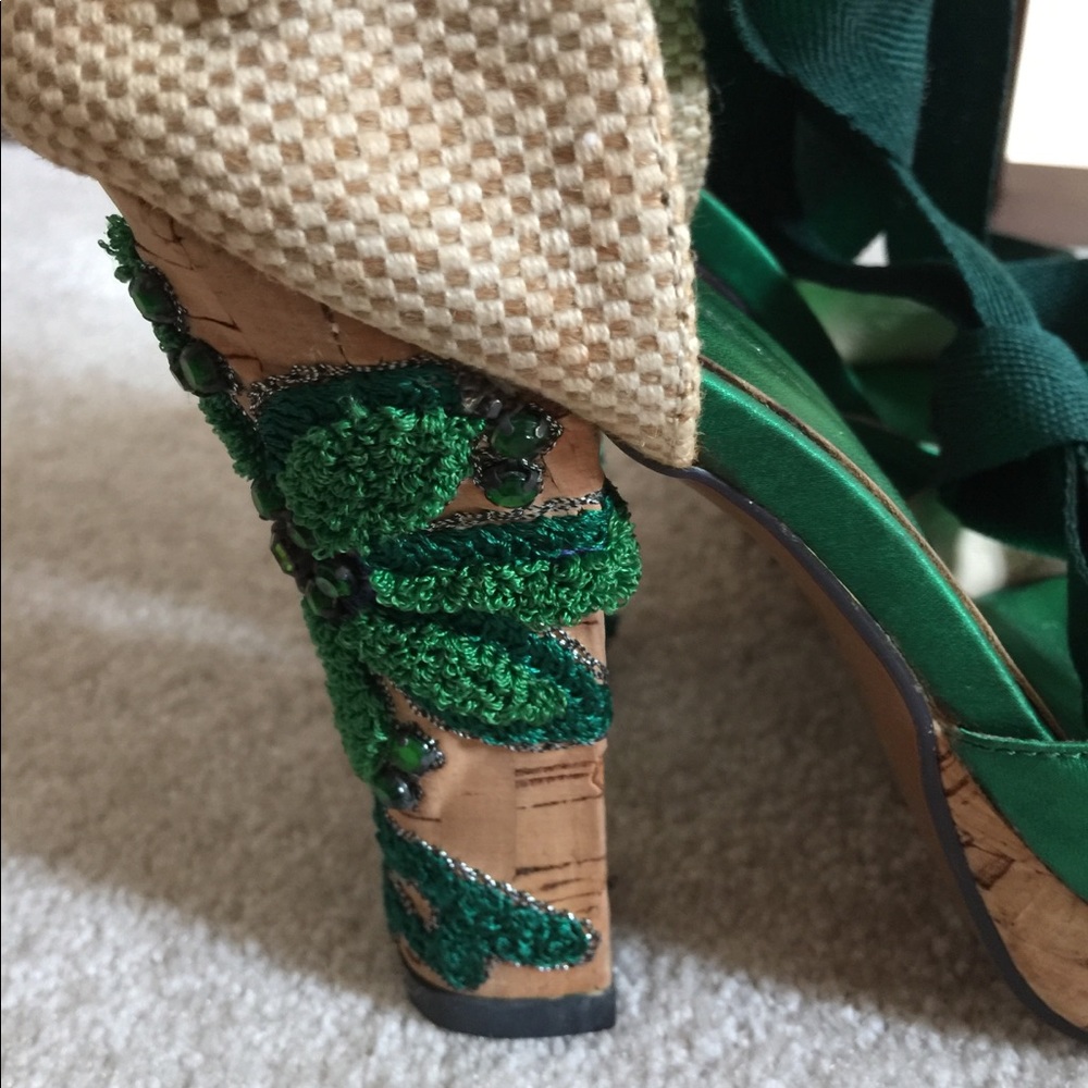 Shoes - Picture 4 of 6
